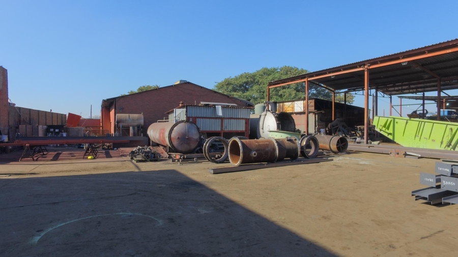 To Let commercial Property for Rent in Oos Einde North West